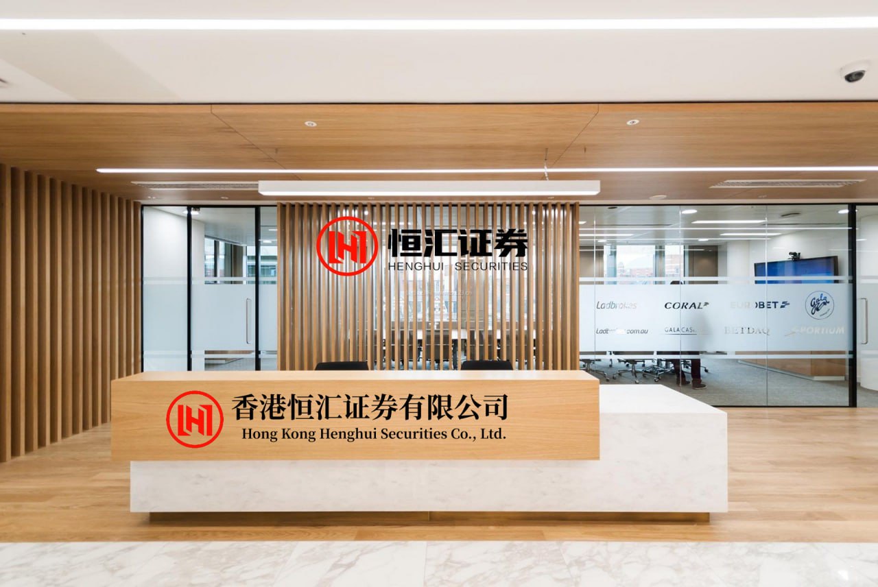 佳荣网配 曝华为Mate 90 Pro Max典藏版手机搭载原生镜头环，可外接巨炮
